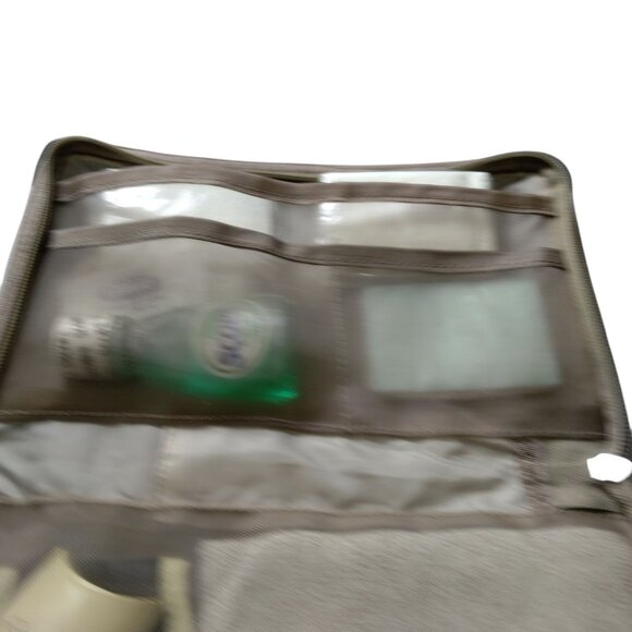 NEW United Airlines Amenity Toiletry Travel Bag Zip Around With Contents - Picture 8 of 9